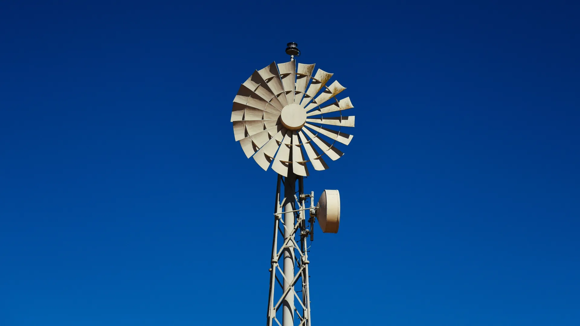 Microwave antenna mounted to windmill - Vital Sinkevich